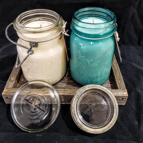 ANTIQUE BALL CANNING JAR CANDLES ON VINTAGE WOOD - Picture 2 of 4